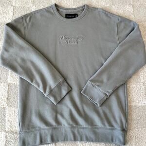 Men’s Abercrombie crewneck Sweatshirt Size Medium